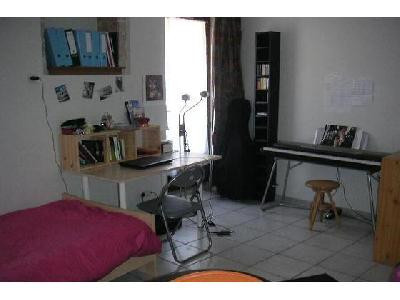 Agréable studio meublé